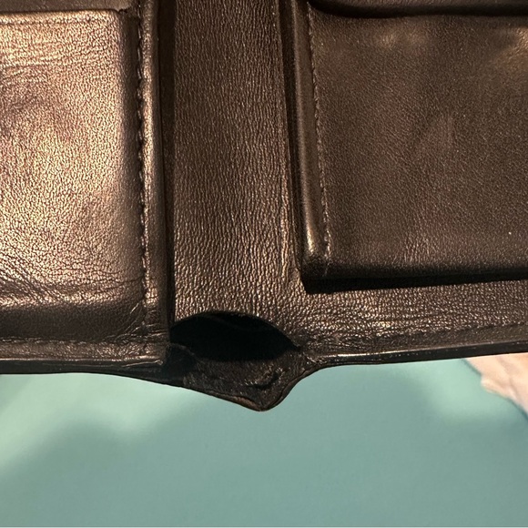 Louis Vuitton bifold wallet - Picture 4 of 8